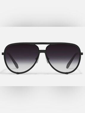 Quay Australia Black Matte NWT High Profile Sunglasses Black Fade Lens Unisex
